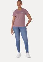 LEVIS 57969-0124 CURVY ANIMAL KINGDOM SKINNY JEAN-MED WASH